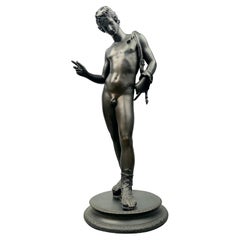 Escultura antigua de bronce "Narciso" del Grand Tour italiano del siglo XIX