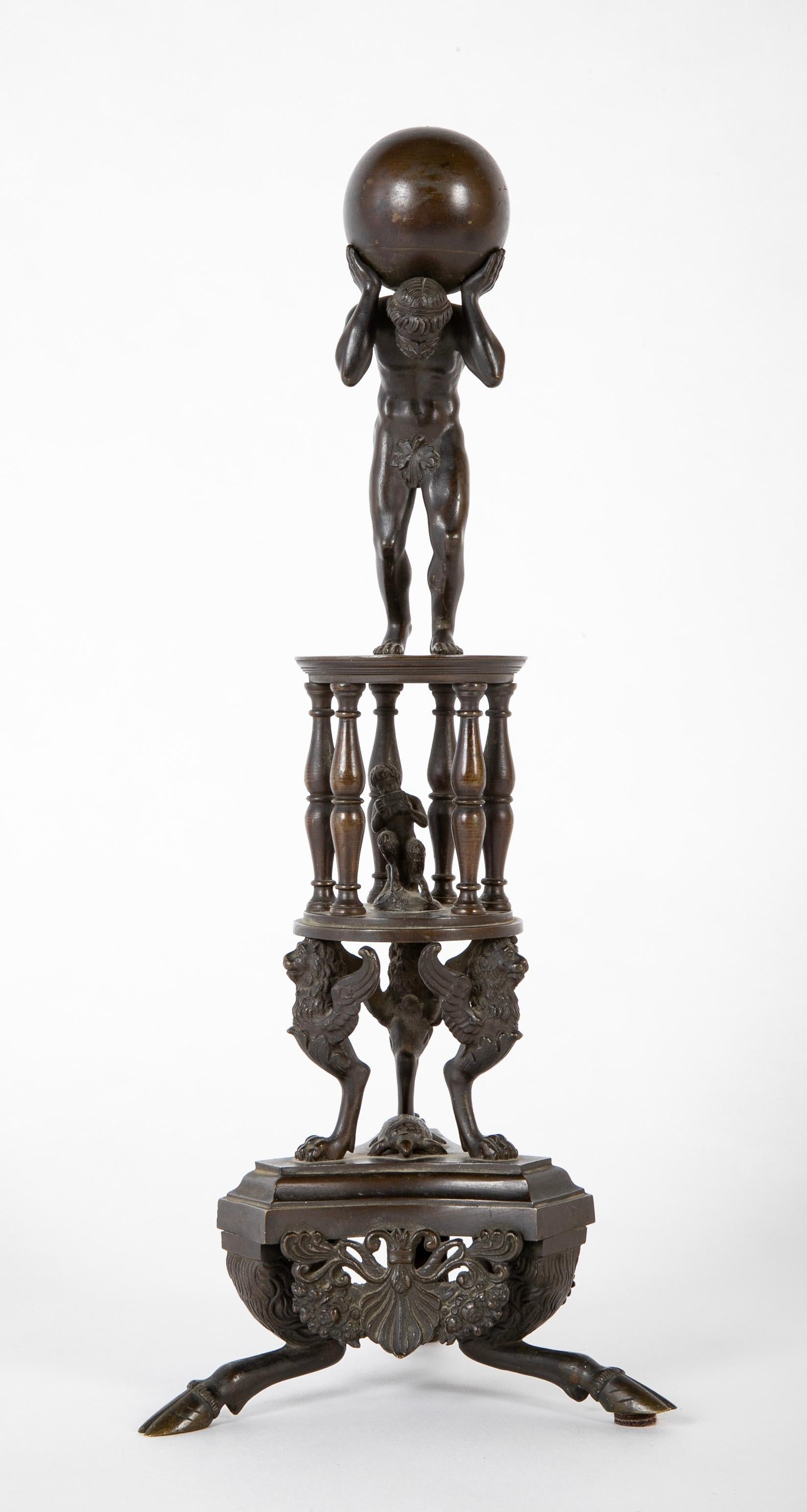Grand Tour en bronze italien du 19e siècle représentant Atlas sur un Stand avec une tortue  en vente 1
