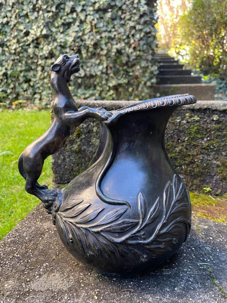 Italienisches Grand Tour-Weingefäß aus Bronze des 19. Jahrhunderts Askos mit Panthergriff im Angebot 11