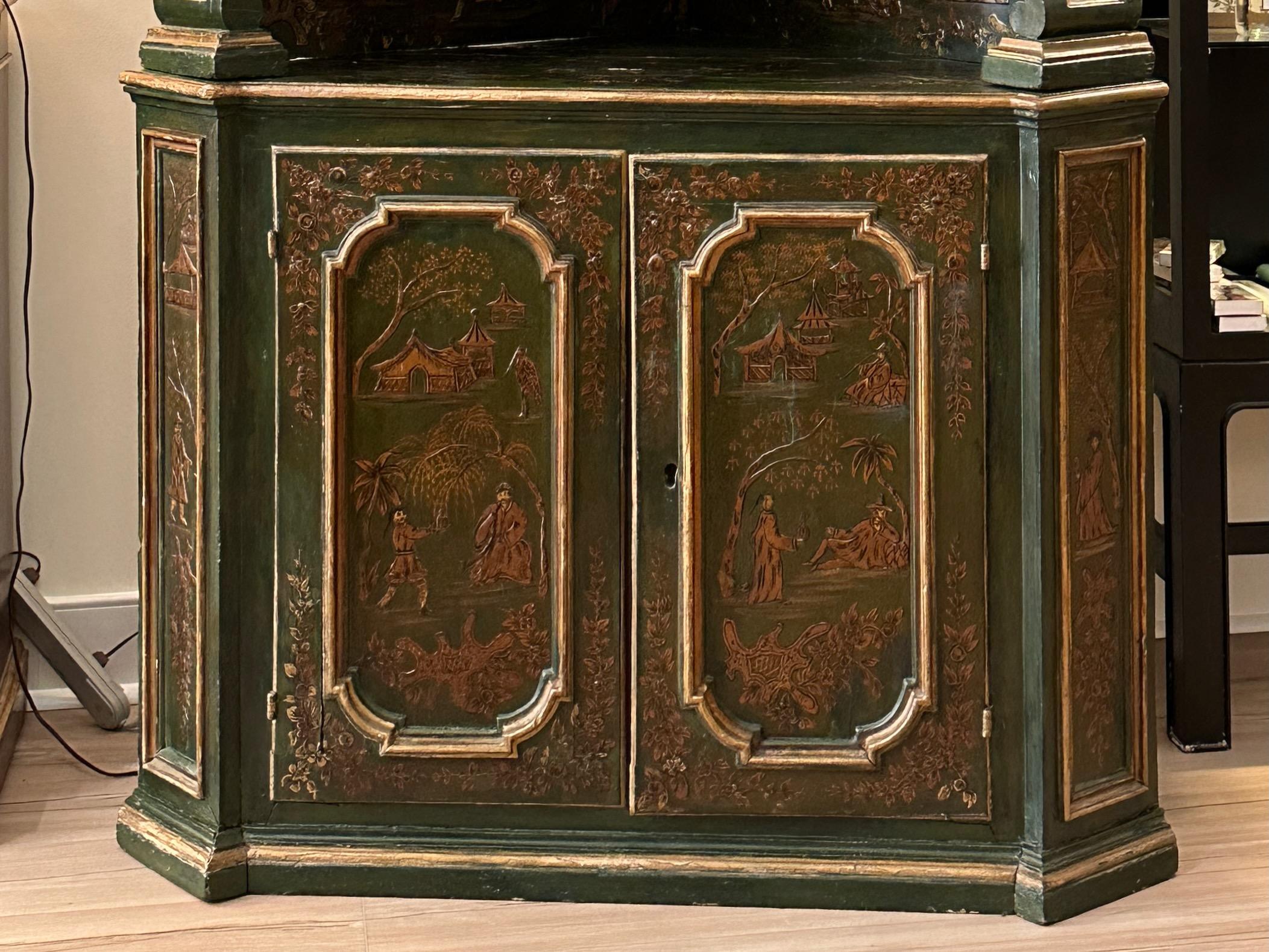 19th Century Italian Green Chinoiserie Decorated Corner Cabinet In Good Condition For Sale In Kilmarnock, VA
