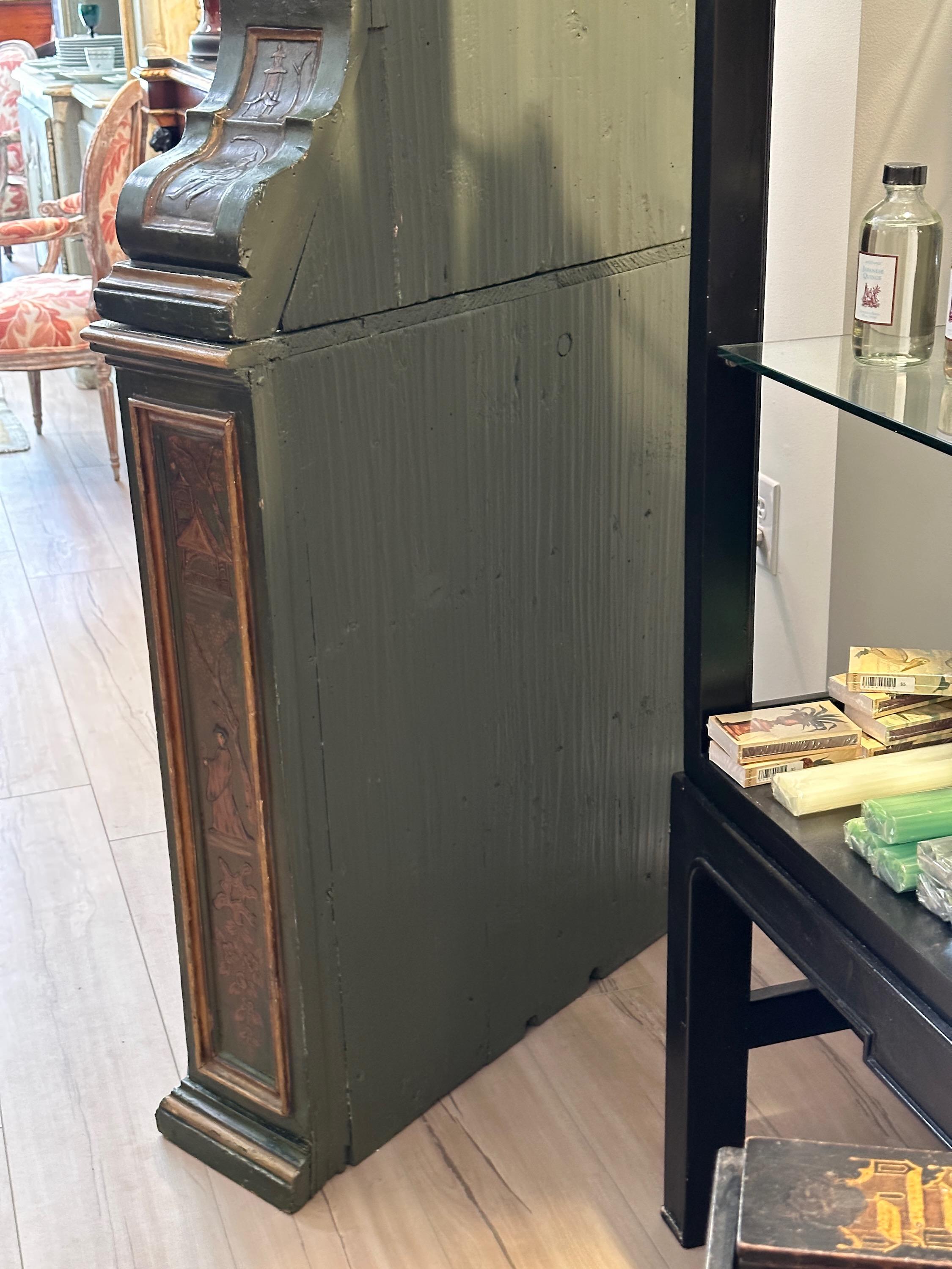 Late 19th Century 19th Century Italian Green Chinoiserie Decorated Corner Cabinet For Sale