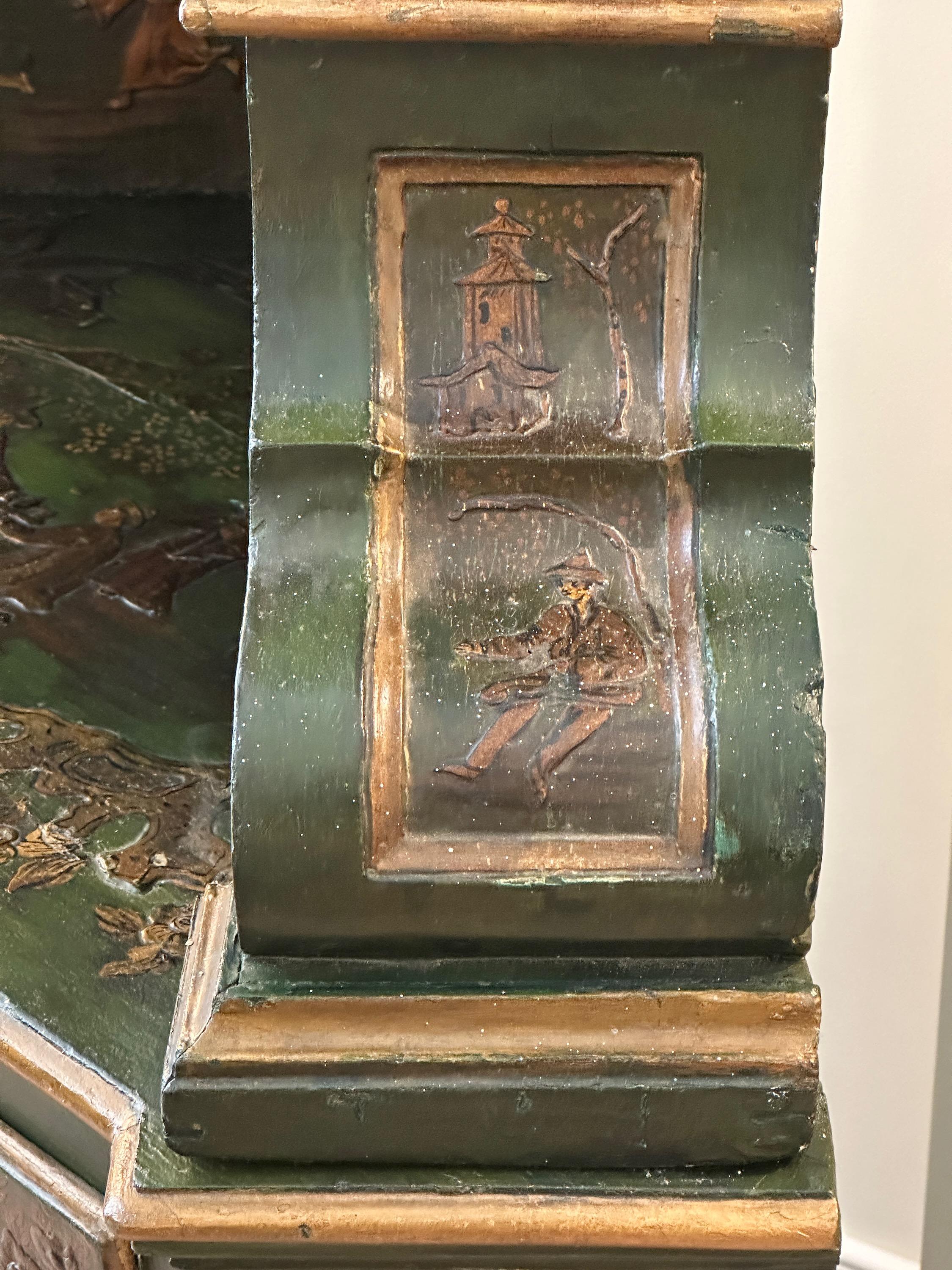 19th Century Italian Green Chinoiserie Decorated Corner Cabinet For Sale 3