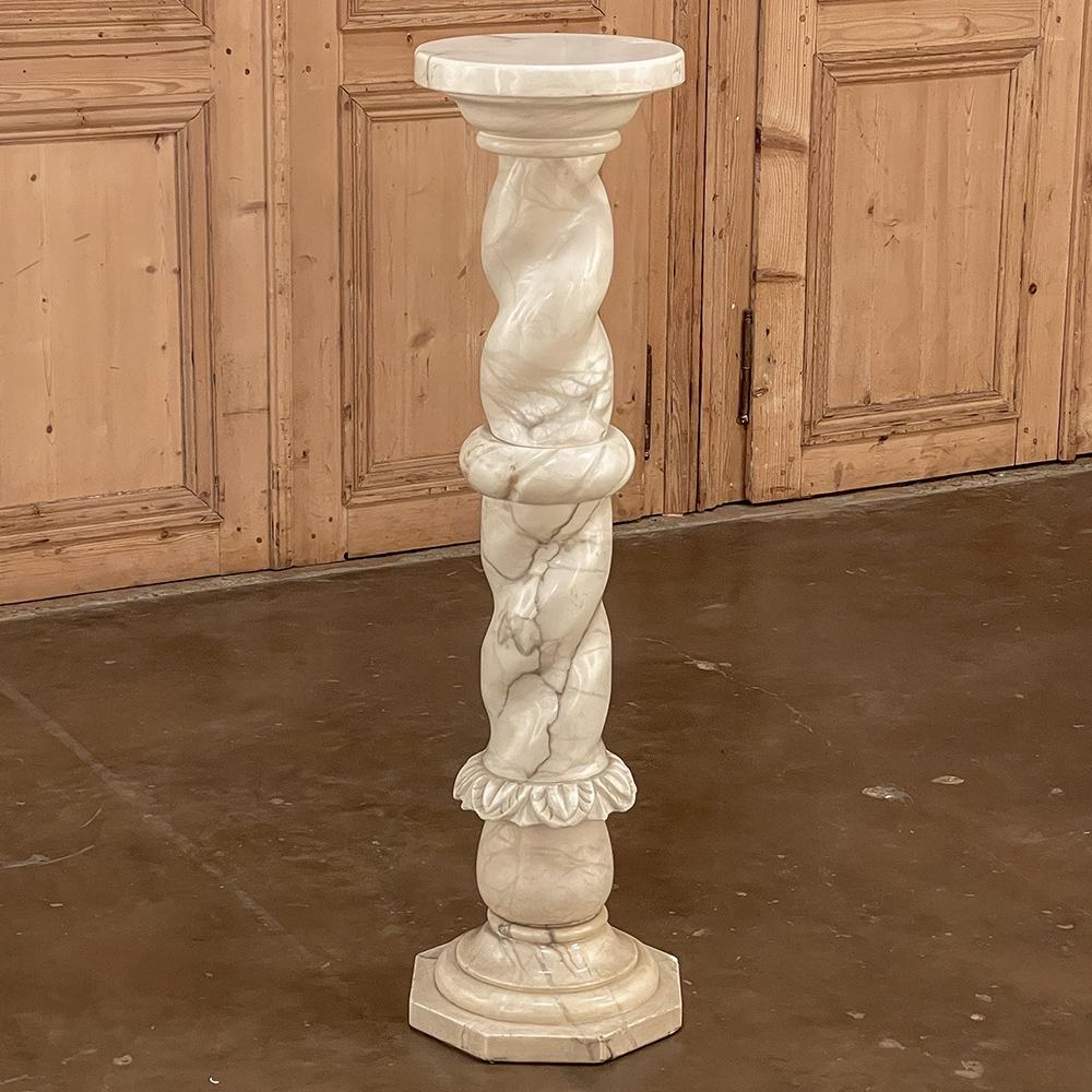 Neoclassical 19th Century Italian Hand-Carved Carrara Marble Pedestal For Sale