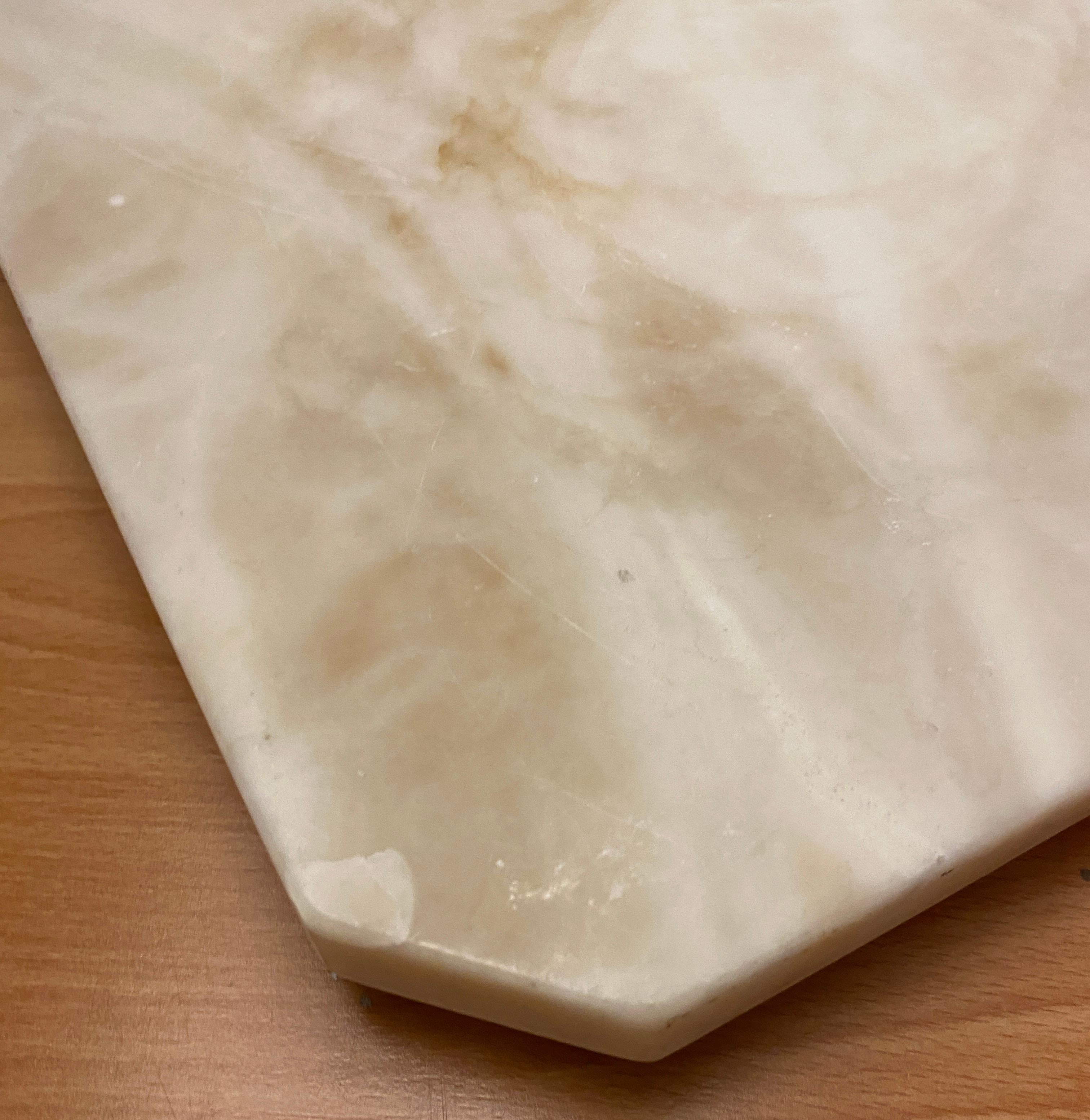 Piédestal ou support décoratif italien du 19ème siècle en marbre de Carrare sculpté à la main en vente 4