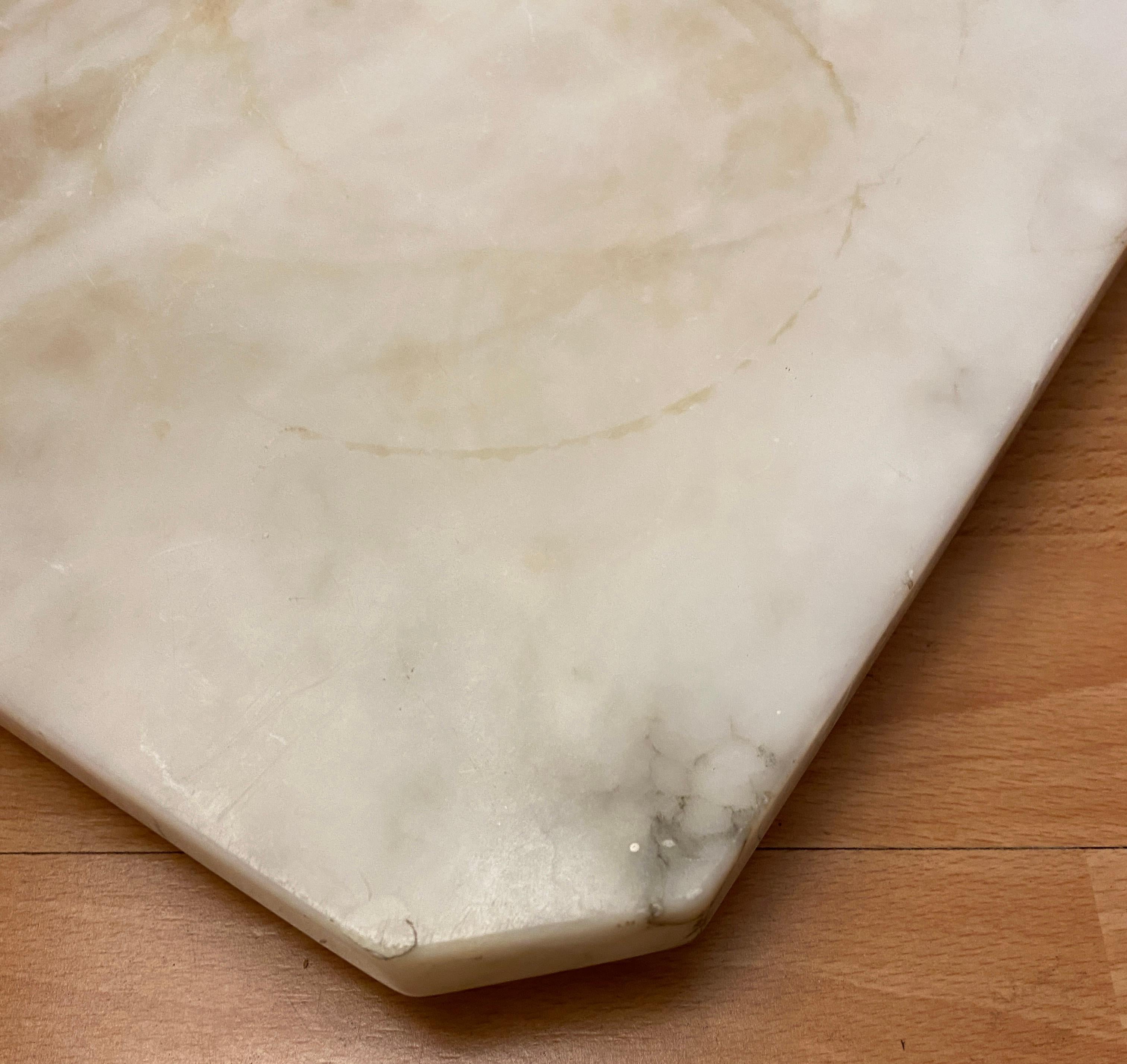 Piédestal ou support décoratif italien du 19ème siècle en marbre de Carrare sculpté à la main en vente 5
