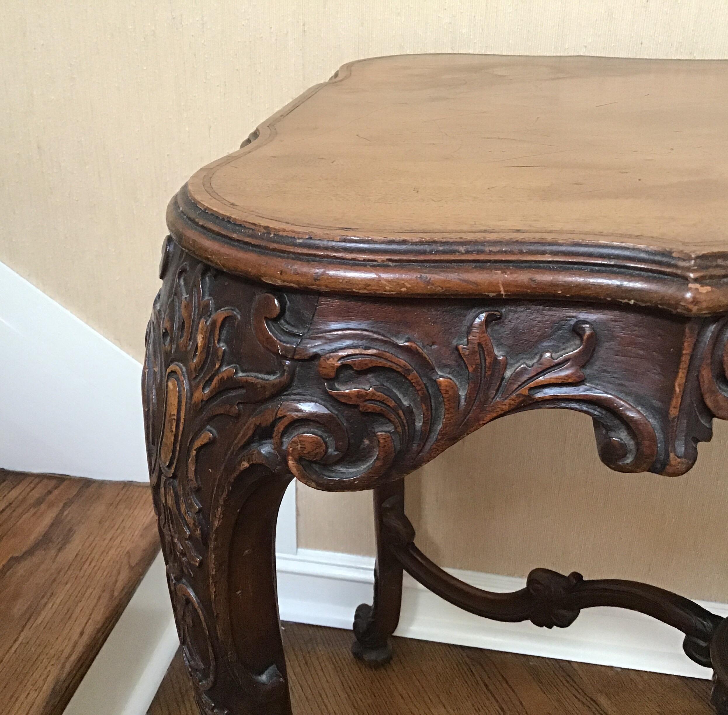 Irish 19th Century  Hand Carved Walnut Center Table For Sale 4