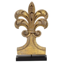 19. Jahrhundert Italienisch Hand geschnitzt Giltwood Gothic Style Ornament / Fragment