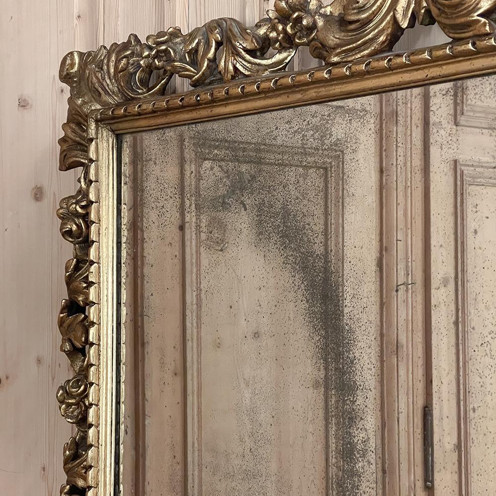 Miroir de cheminée en bois doré italien du XIXe siècle, sculpté à la main en vente 3