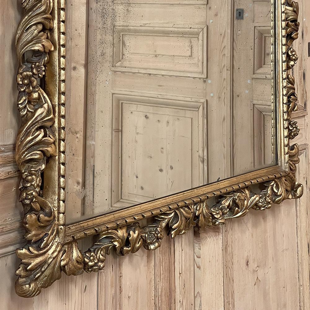 Miroir de cheminée en bois doré italien du XIXe siècle, sculpté à la main en vente 6