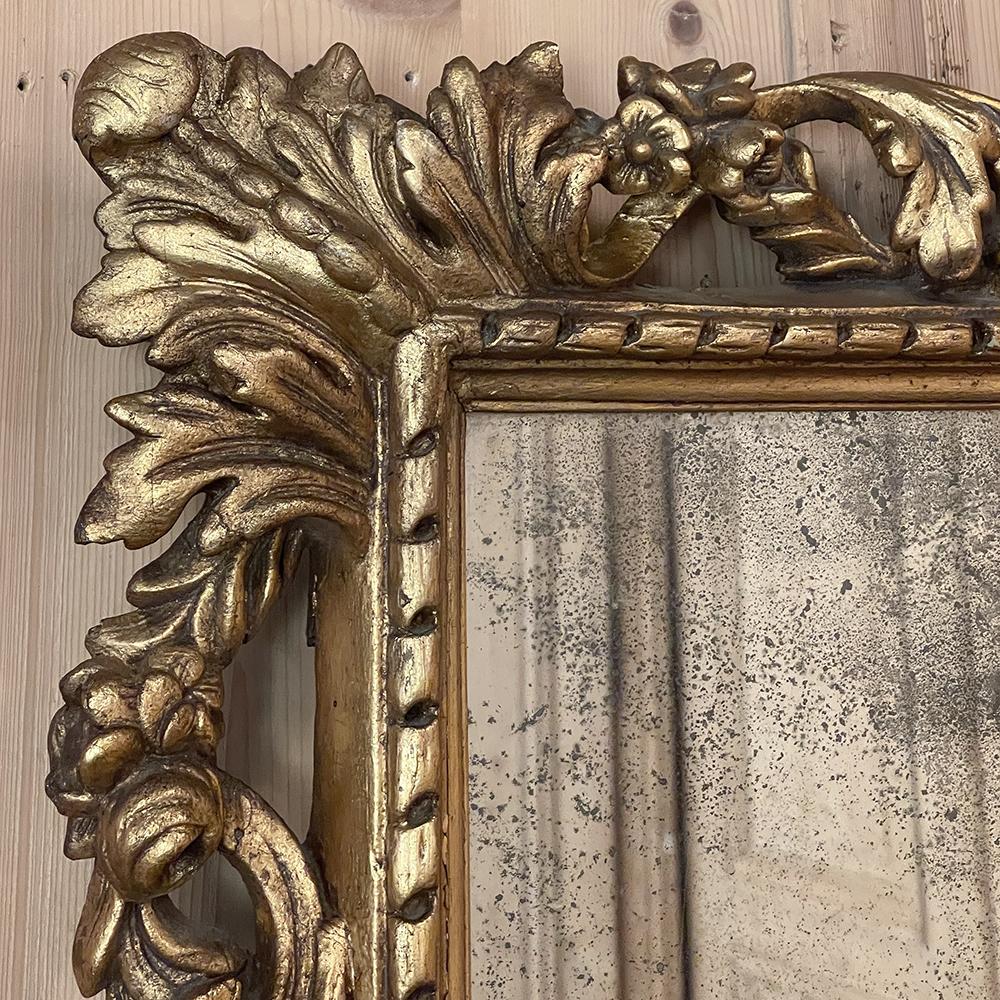 Miroir de cheminée en bois doré italien du XIXe siècle, sculpté à la main en vente 7