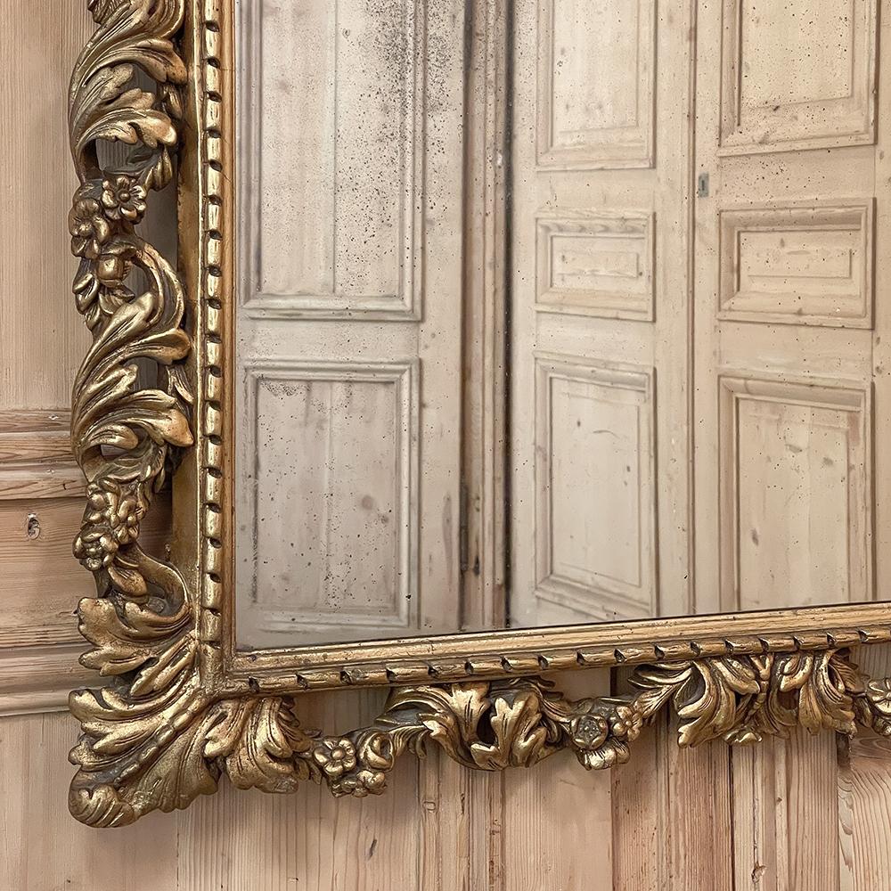 Fin du XIXe siècle Miroir de cheminée en bois doré italien du XIXe siècle, sculpté à la main en vente