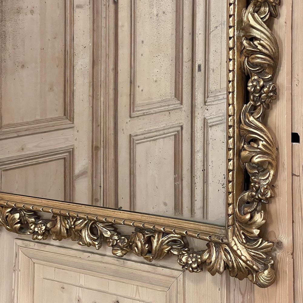 Miroir de cheminée en bois doré italien du XIXe siècle, sculpté à la main en vente 2