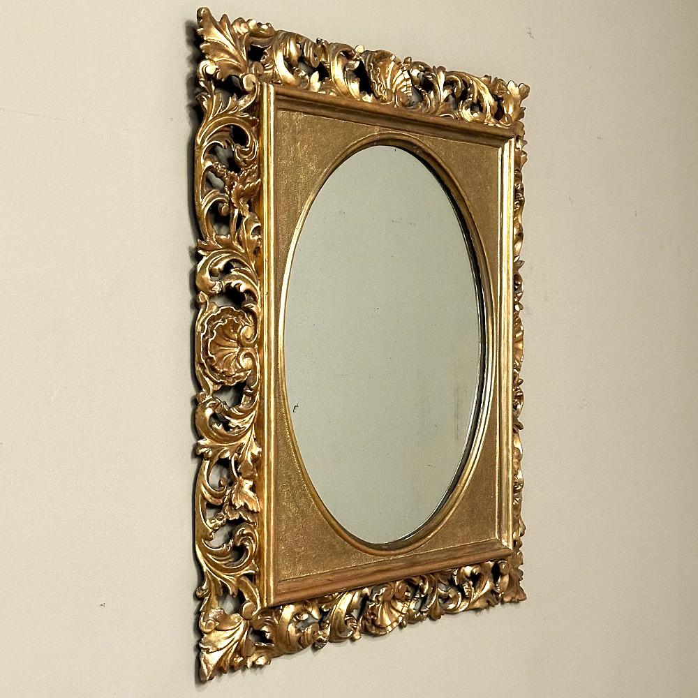 Fin du XIXe siècle Miroir italien du 19ème siècle en bois doré sculpté à la main, vers 1890 en vente