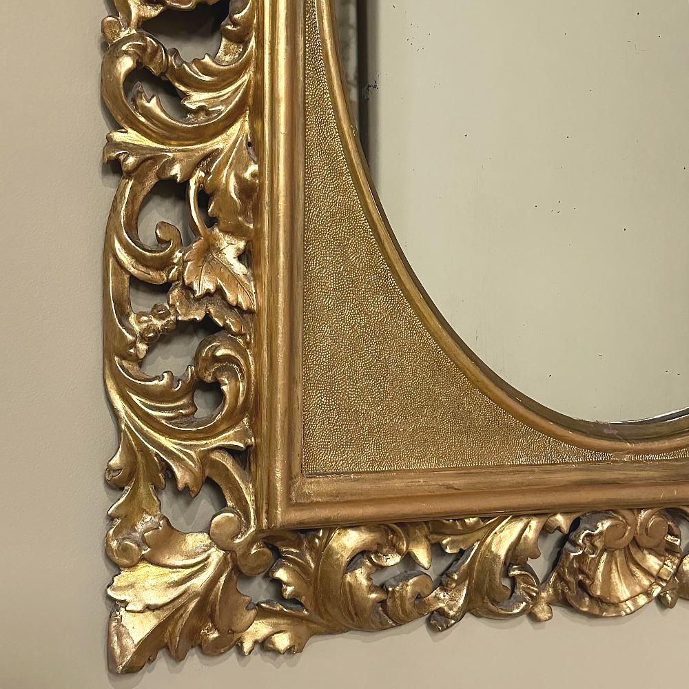 Miroir italien du 19ème siècle en bois doré sculpté à la main, vers 1890 en vente 3
