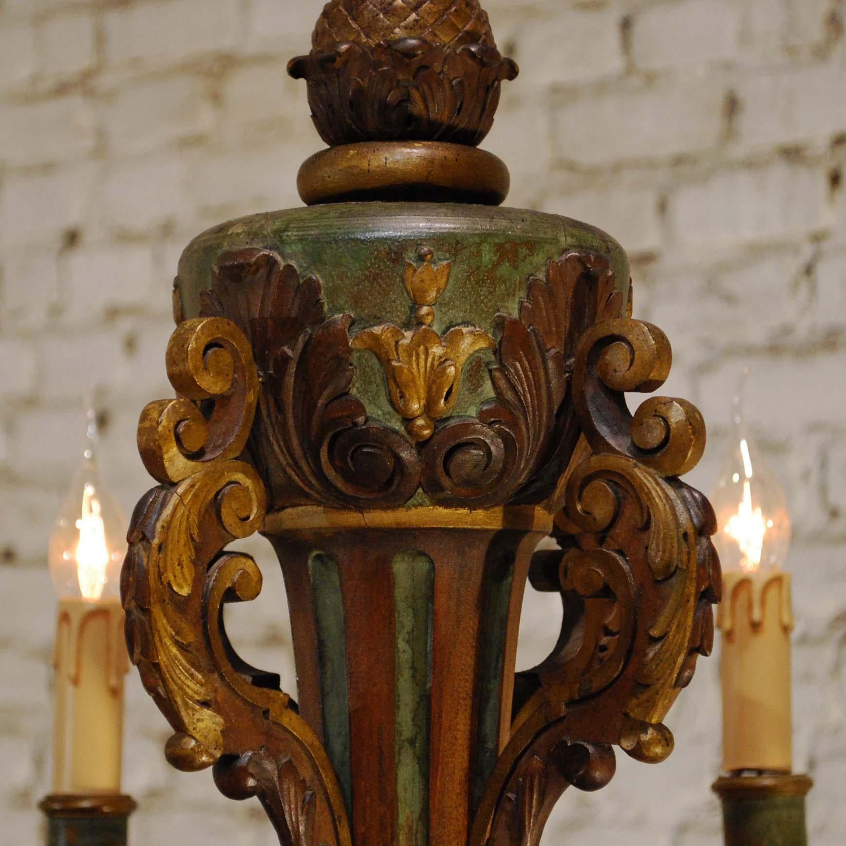 Baroque 19th Century Italian Hand-Carved Polychrome Eight-Light Chandelier