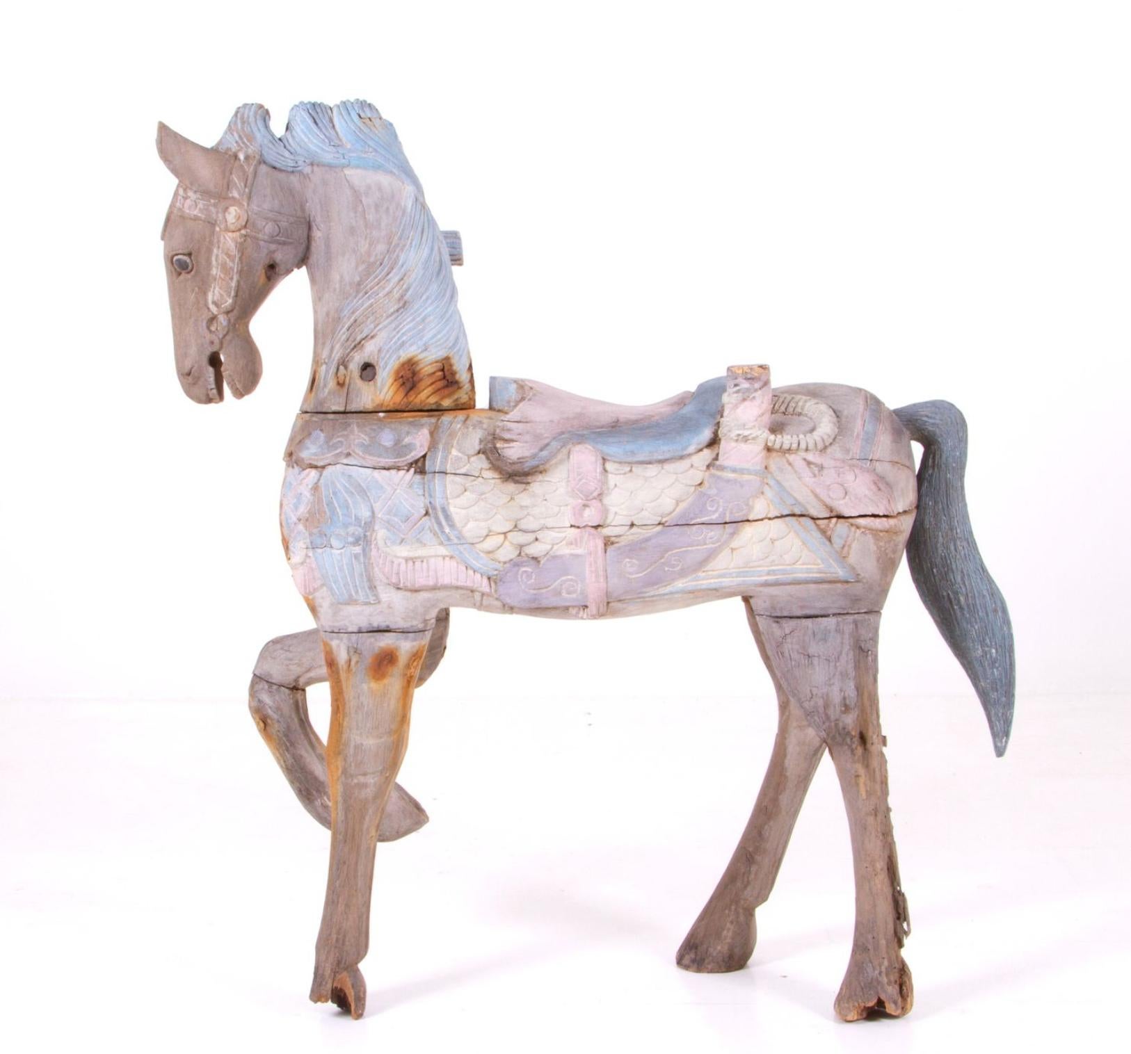 Sculpté à la main Peinture authentique italienne du 19ème siècle représentant un cheval à bascule portant encore de la main en vente