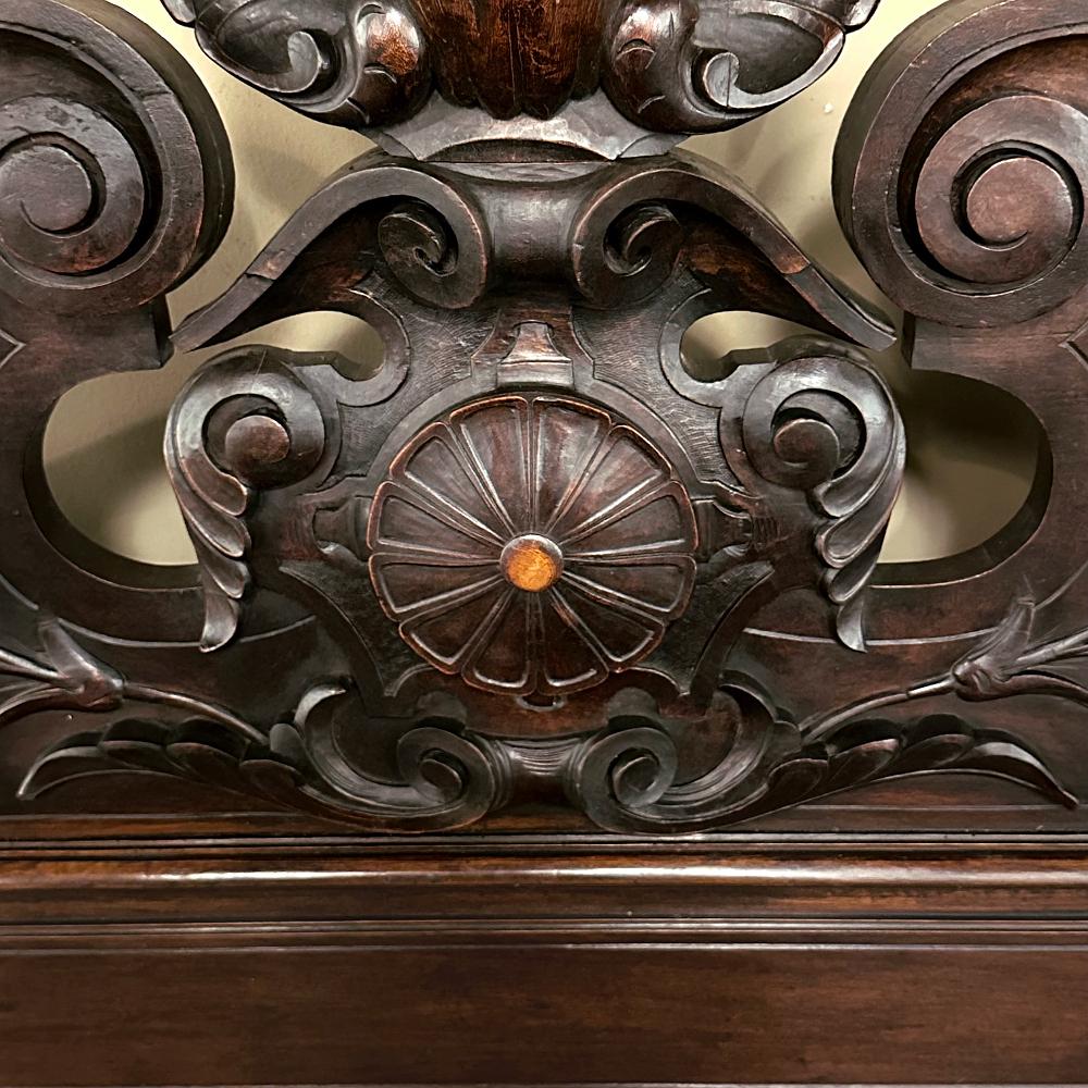 19th Century Italian Hand-Carved Walnut Decorative Crown For Sale 6