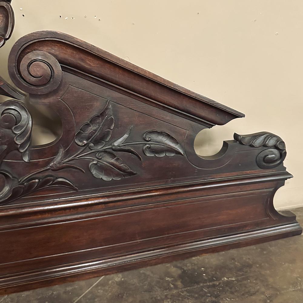19th Century Italian Hand-Carved Walnut Decorative Crown For Sale 4