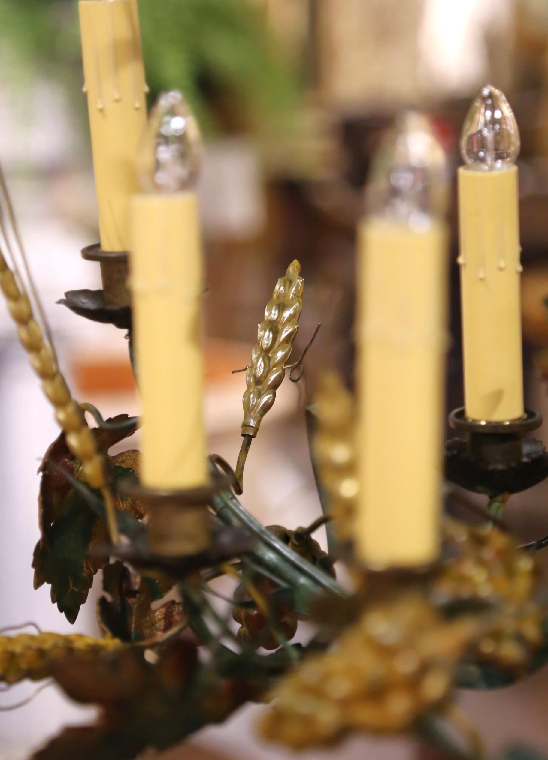 Lustre à huit lumières en laiton peint à la main, raisin et blé, 19e siècle, Italie en vente 3