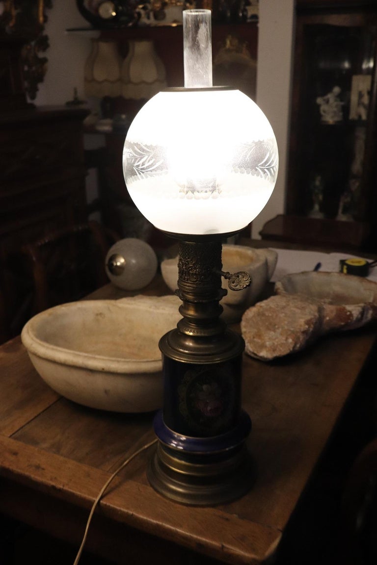 19th Century Italian Hand Painted Ceramic and Bronze Table Lamp For Sale 5