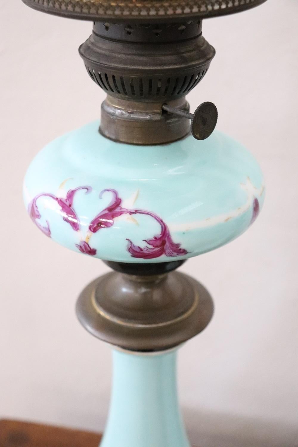 19th Century Italian Hand Painted Ceramic Pair of Antique Oil Table Lamps For Sale 1