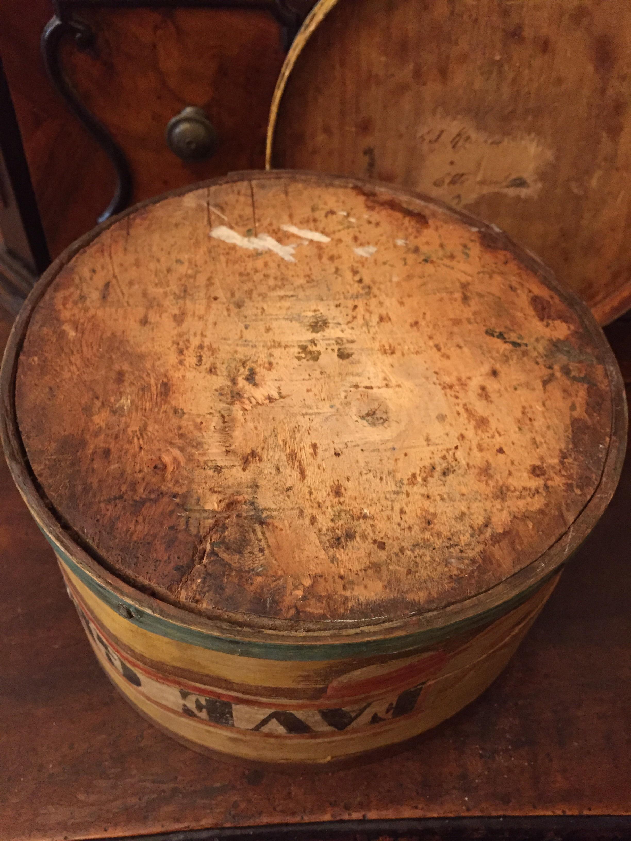 Boîte de rangement à alimentation jaune toscanne de Sienne du 19ème siècle, faite à la main, pour les pommes de terre en vente 3