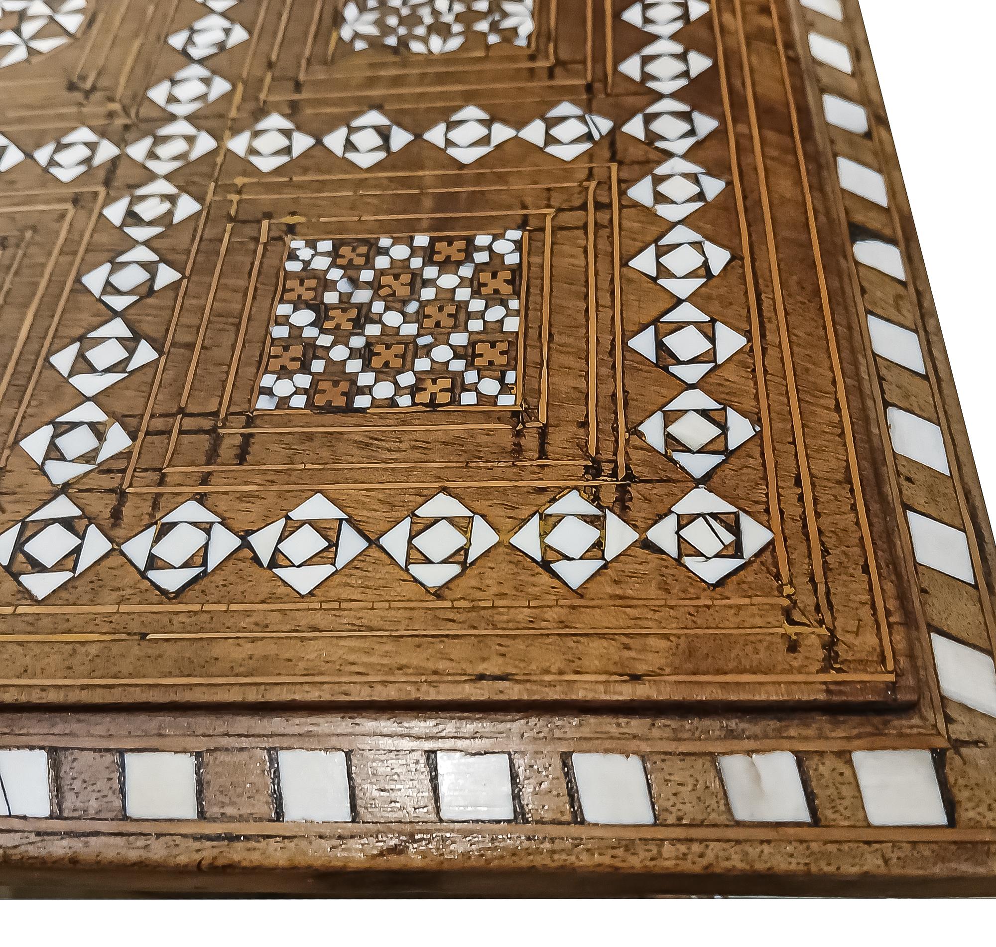Escritorio de marquetería italiana del siglo XIX, renacimiento barroco en venta 4