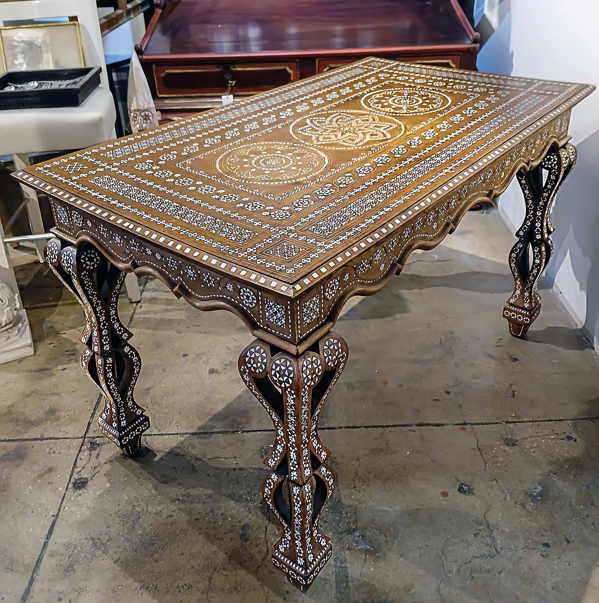 Escritorio de marquetería italiana del siglo XIX, renacimiento barroco en venta 11