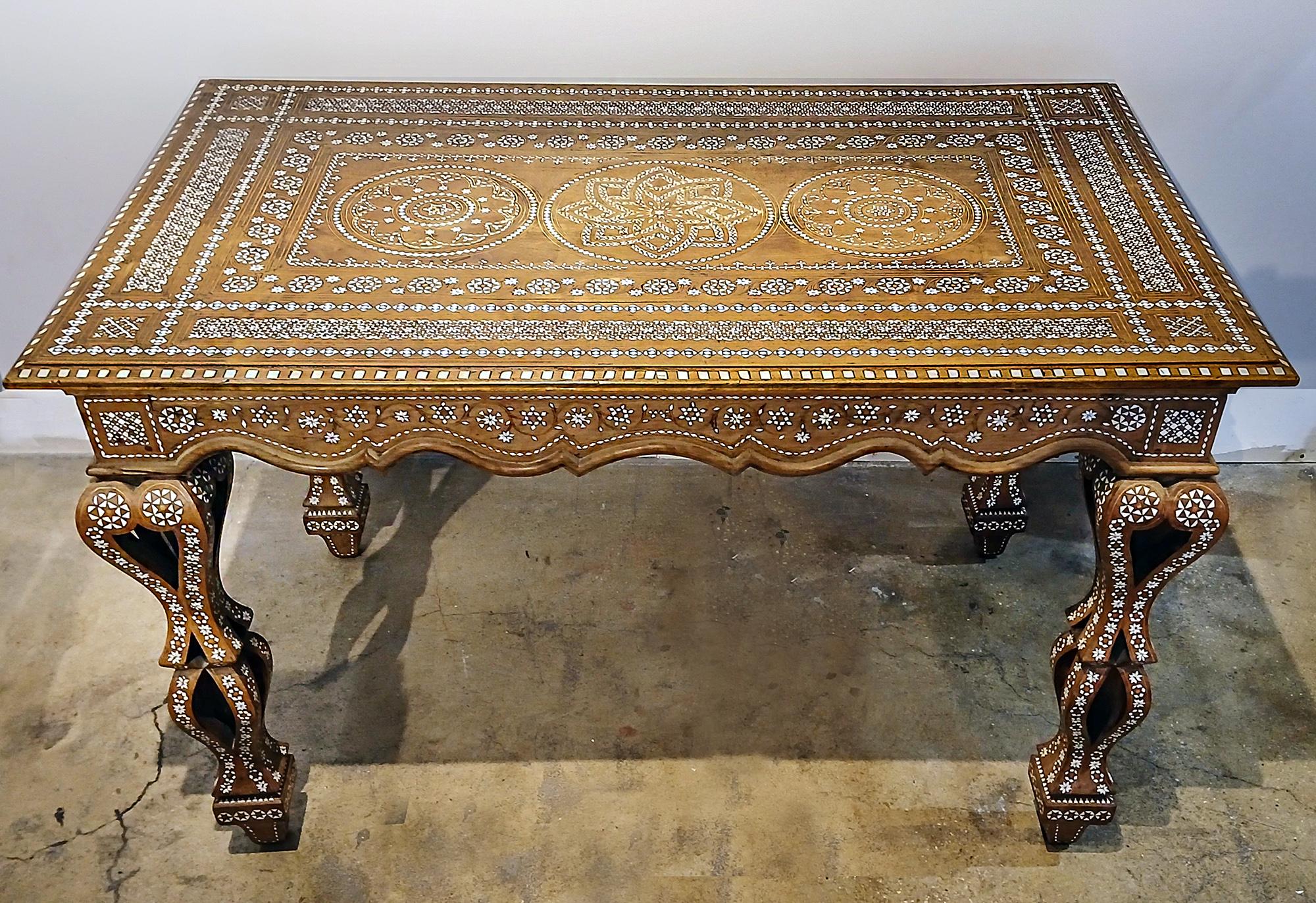 Escritorio de marquetería italiana del siglo XIX, renacimiento barroco en venta 12