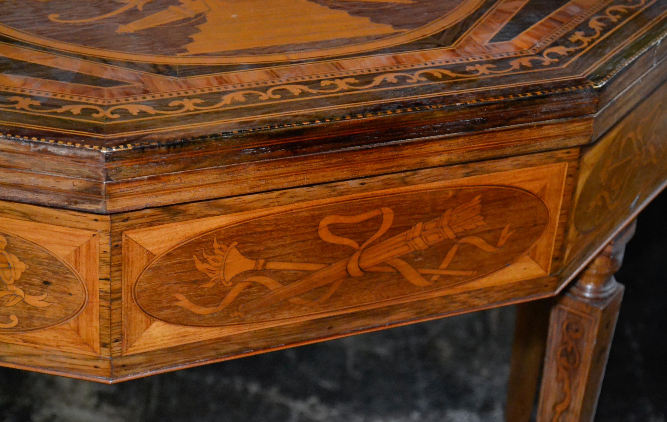 Italienischer Spieltisch mit Intarsien aus dem 19. Jahrhundert im Zustand „Gut“ in Dallas, TX