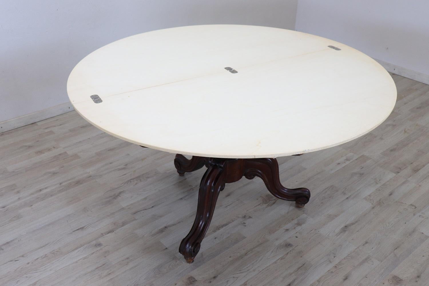 19th Century Italian Inlaid Walnut Octagonal Extendable Dining Room Table 6