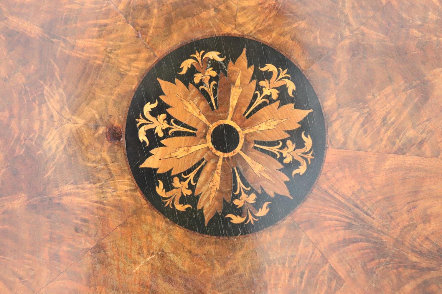 Mid-19th Century 19th Century Italian Inlaid Walnut Octagonal Extendable Dining Room Table