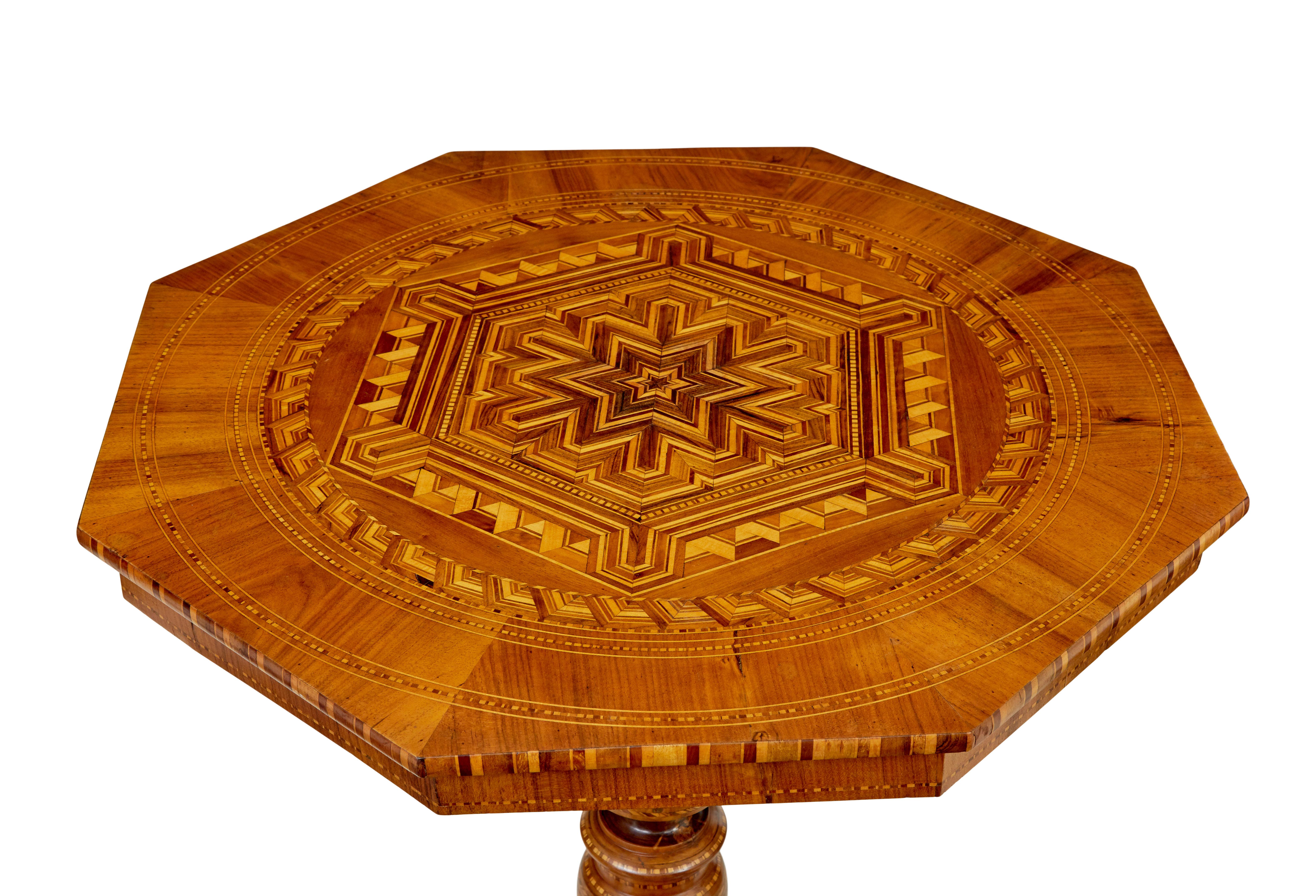 Victorien Table sorrento italienne du 19ème siècle en vente