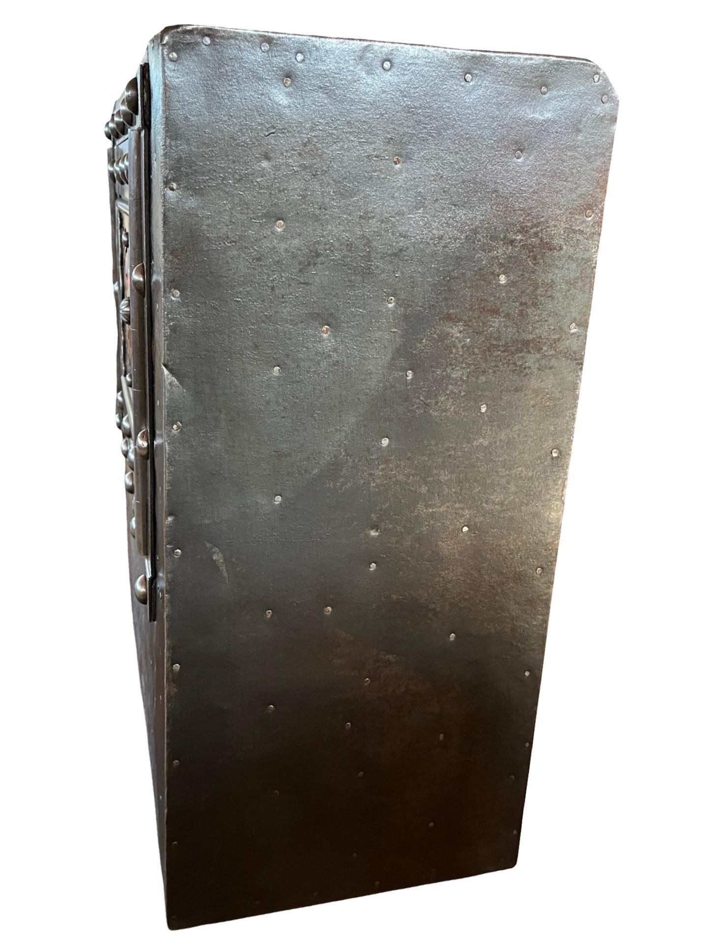 19th Century Italian Iron Safe / Cassaforte / Side Table / Nightstand For Sale 12