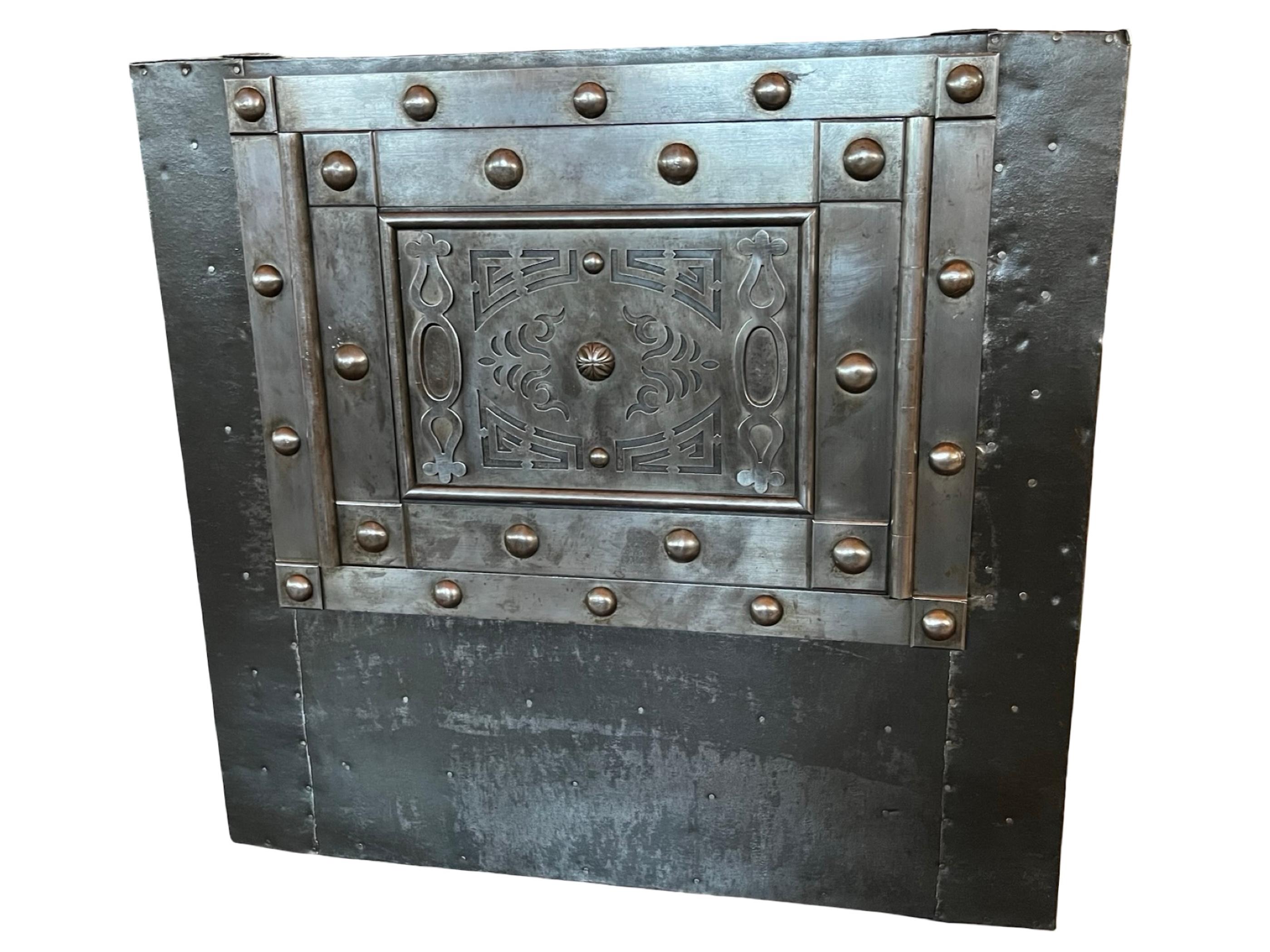 19th Century Italian Iron Safe / Cassaforte / Side Table / Nightstand For Sale 14