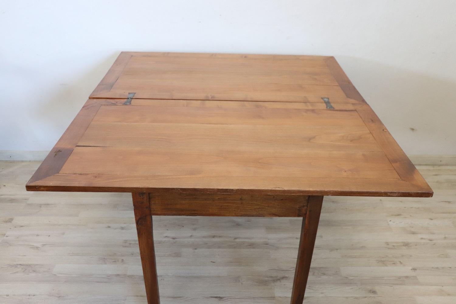 19th Century Italian Kitchen Table Poplar and Cherry Wood with Opening Top For Sale 3