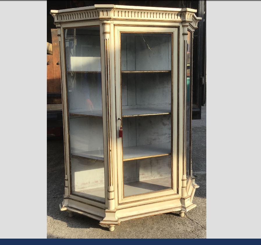 19th Century Italian Lacquered Wood Vitrine with Shelves, 1890s In Good Condition In Florence, IT