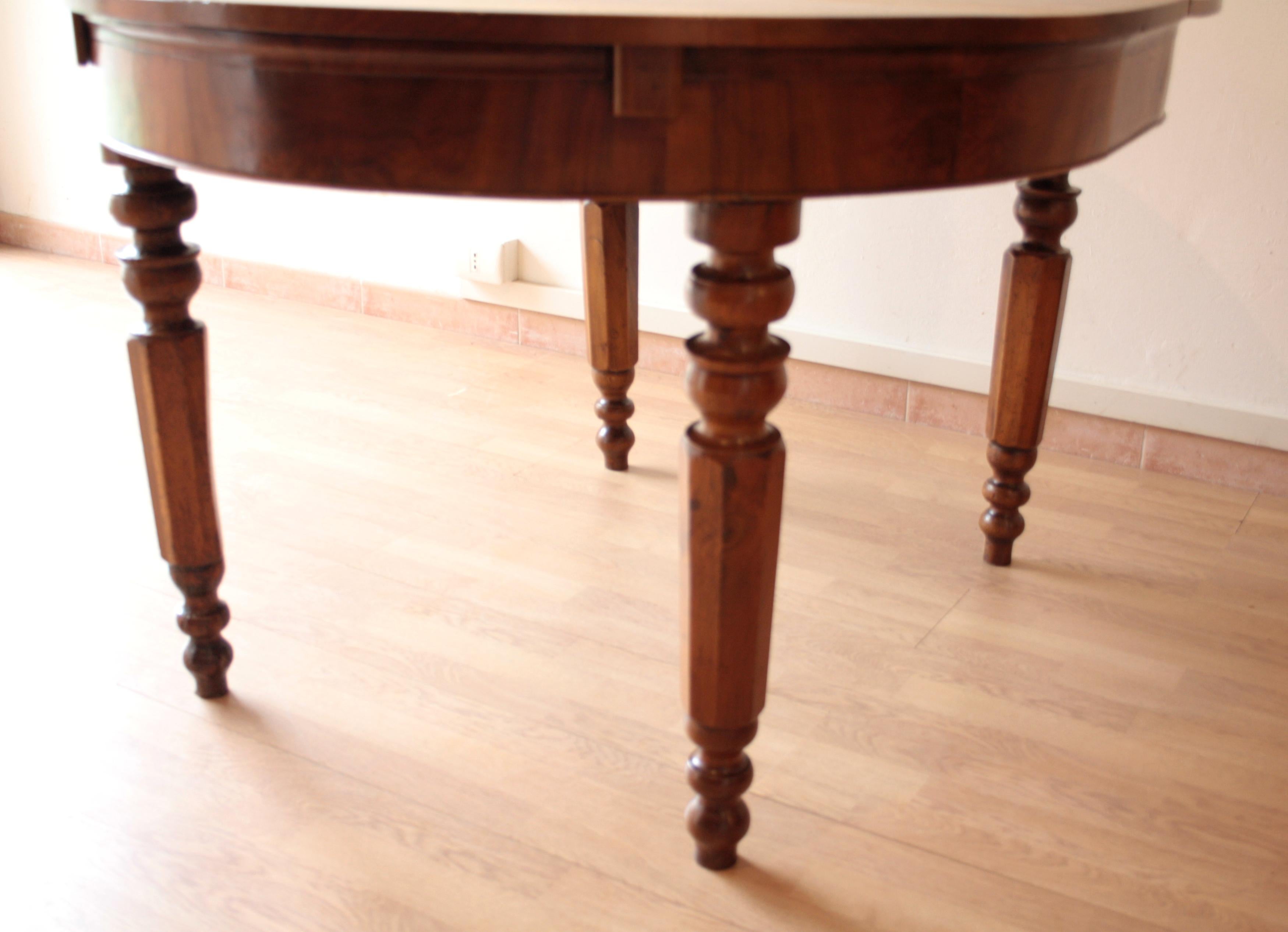 19th Century Italian Large Antique Walnut Extendable Dining Table, 1800s For Sale 5