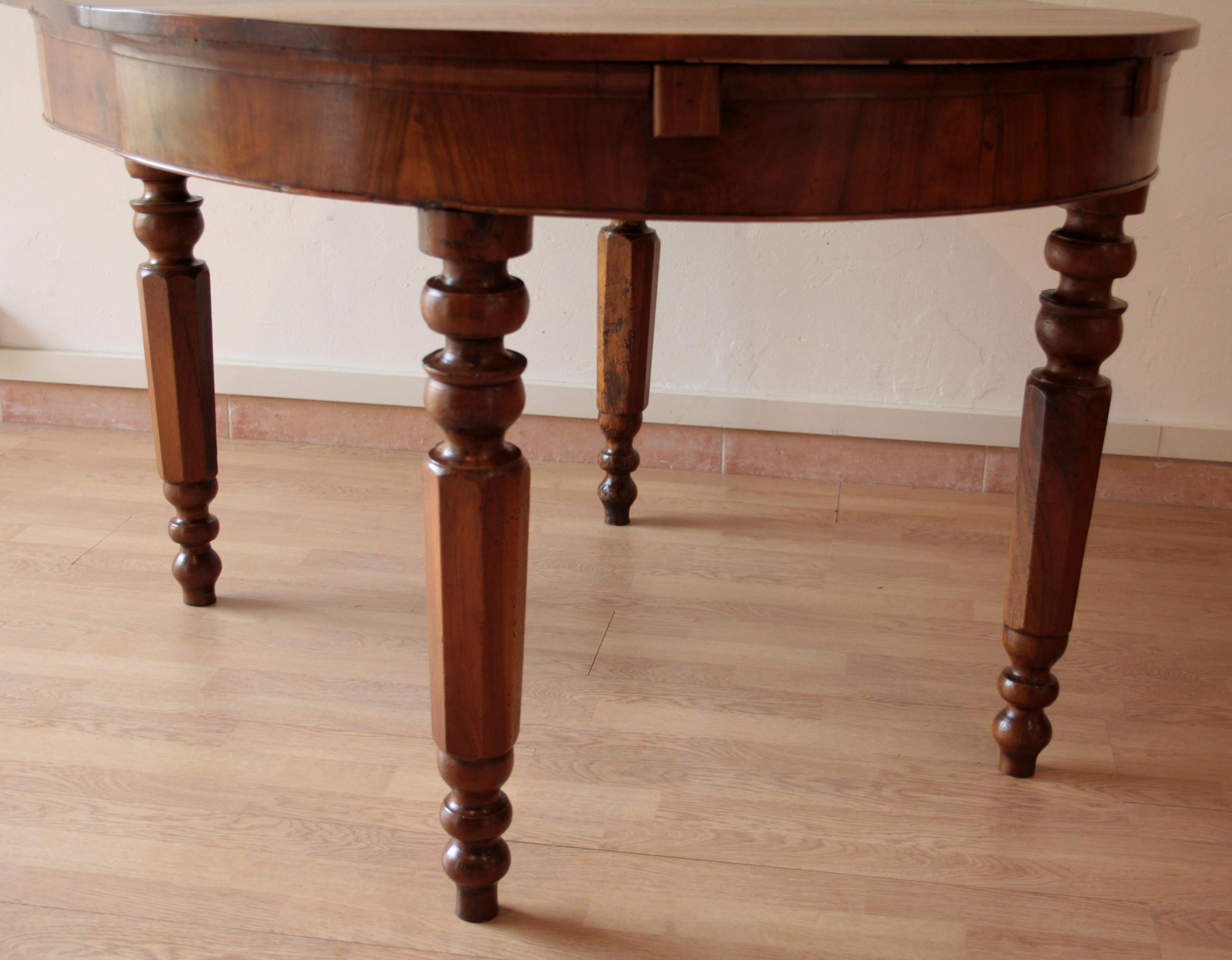 19th Century Italian Large Antique Walnut Extendable Dining Table, 1800s For Sale 13