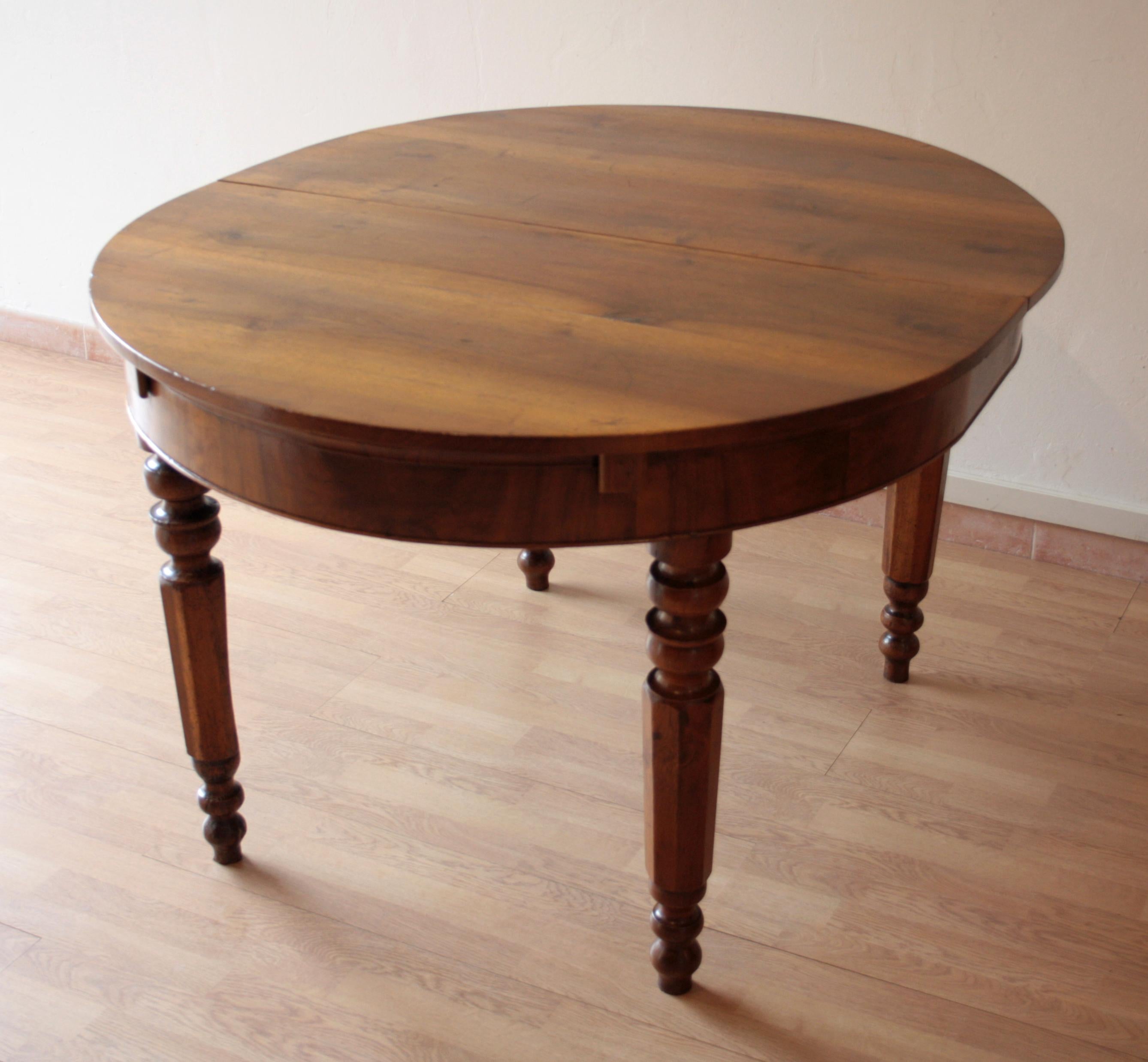 19th Century Italian Large Antique Walnut Extendable Dining Table, 1800s For Sale 1