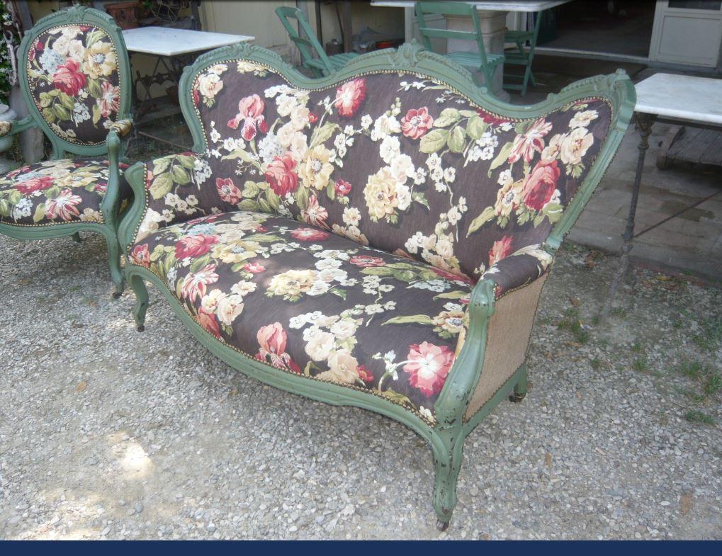 Victorian 19th Century Italian Living Room Set in Lacquered Wood Floral Upholstered, 1890s For Sale