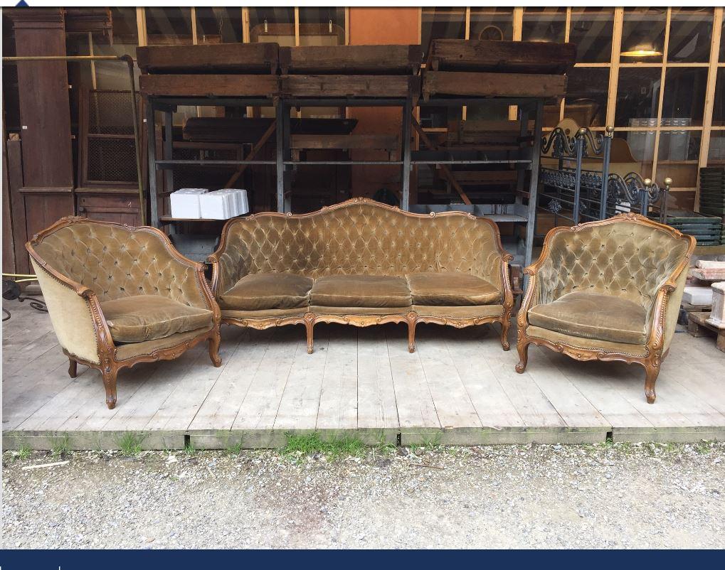 19th century Italian living room set with sofa and armchairs, original mustard colored velvet fabric
Measurements:
Sofa: Length cm 190, depth cm.83, height cm 90 (seat height cm 42)
Armchairs: Length cm.75, Depth cm 80, height cm 88 (seat height