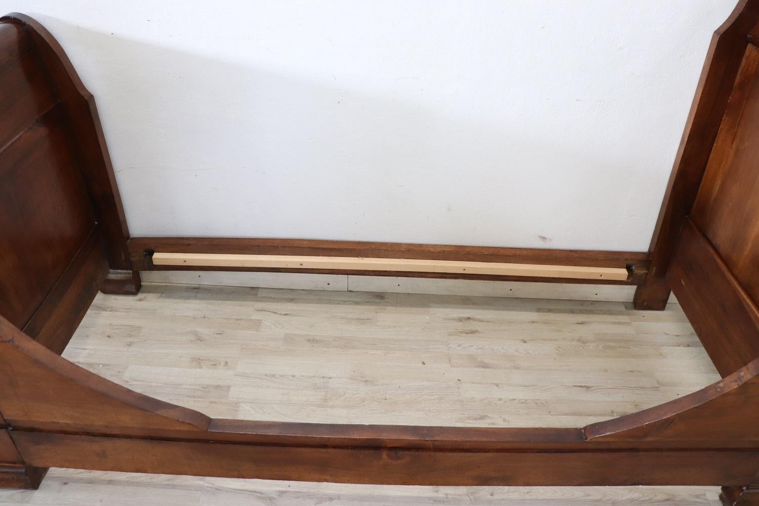 19th Century Italian Louis Philippe Antique Walnut Single Bed In Good Condition For Sale In Casale Monferrato, IT