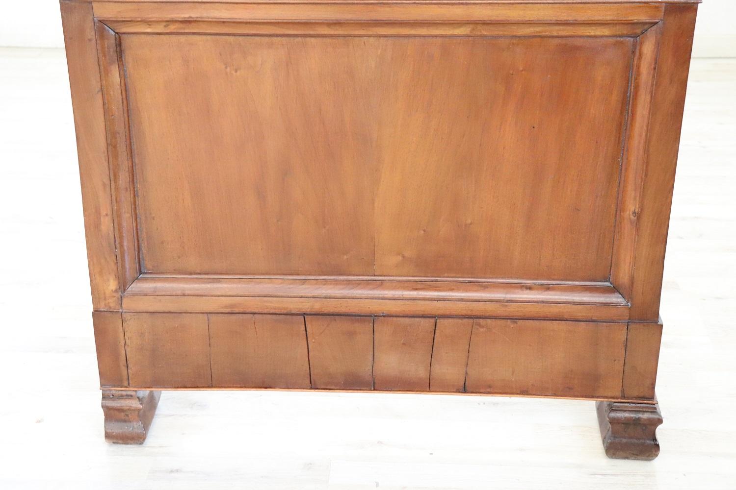 Cama individual de nogal antiguo Louis Philippe italiano del siglo XIX en venta 1