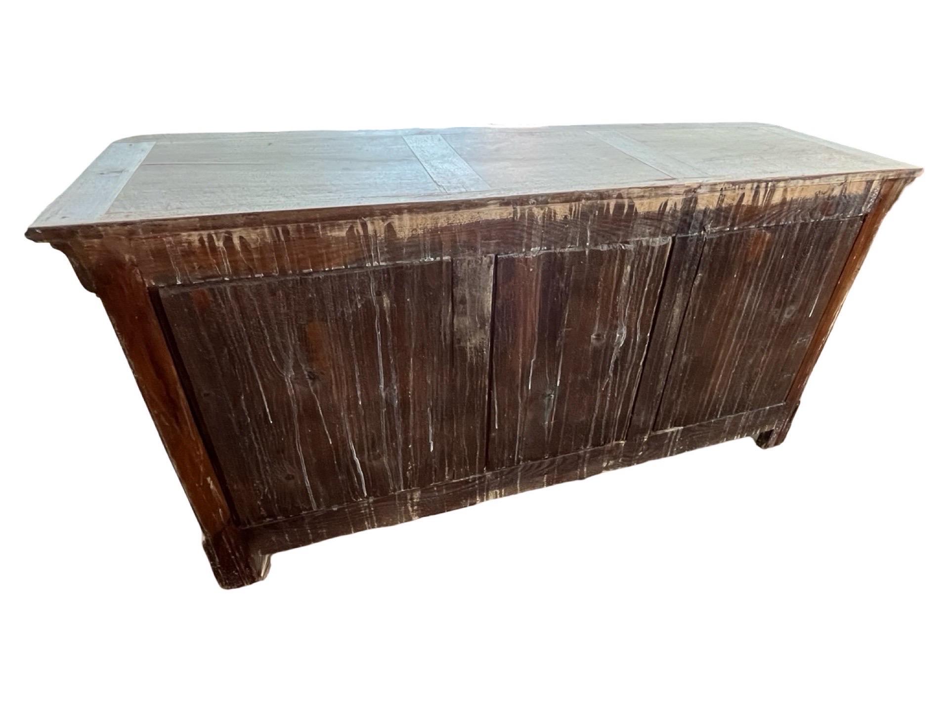 19. Jahrhundert Italienisch Louis Philippe gebleicht Nussbaum Credenza / Buffet im Angebot 3