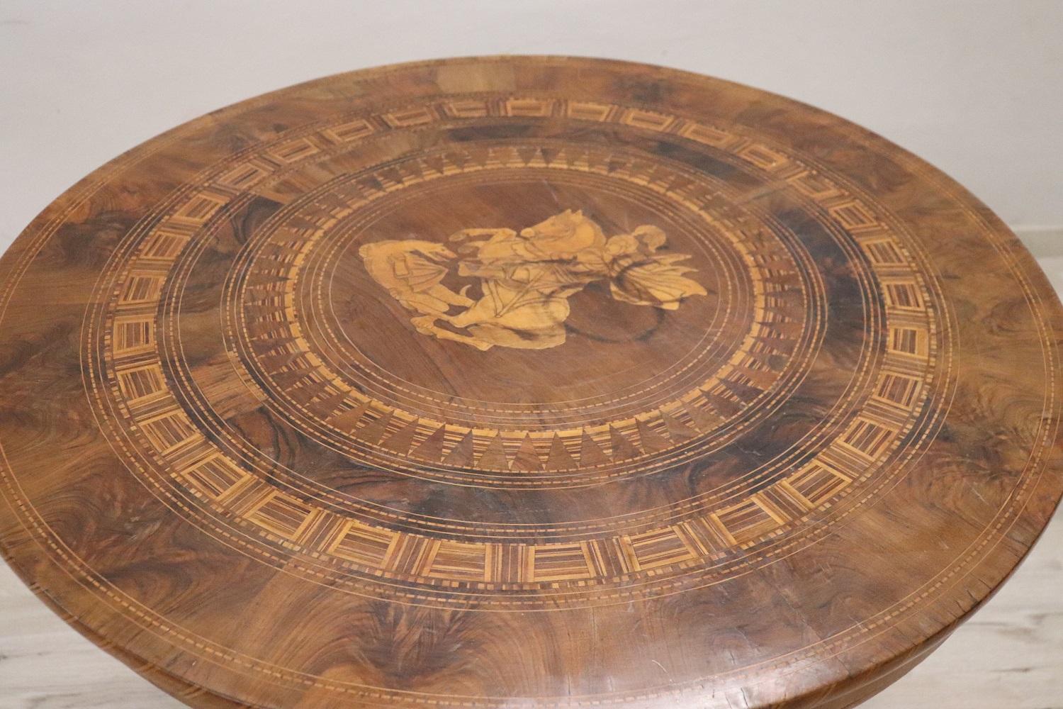 19th Century Italian Louis Philippe Inlaid Walnut Antique Round Center Table  For Sale 6