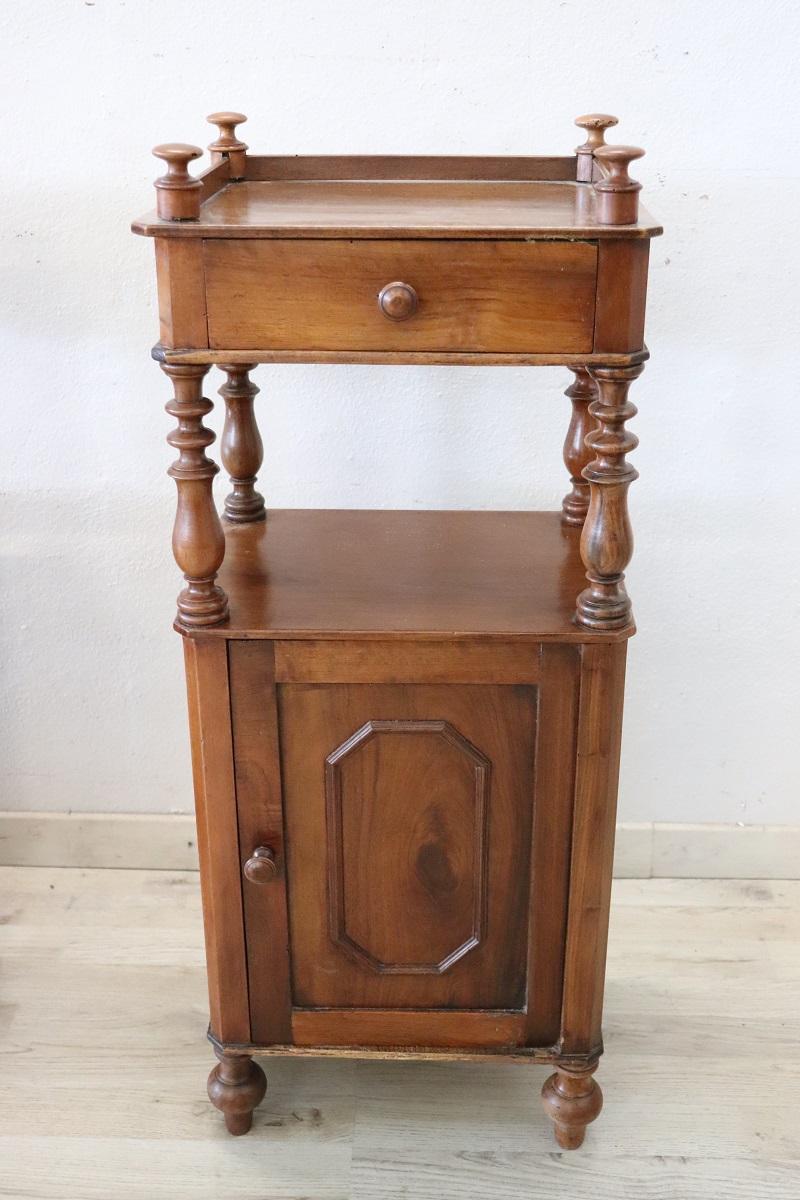 19th Century Italian Louis Philippe Pair of Antique Nightstands in Solid Walnut For Sale 1