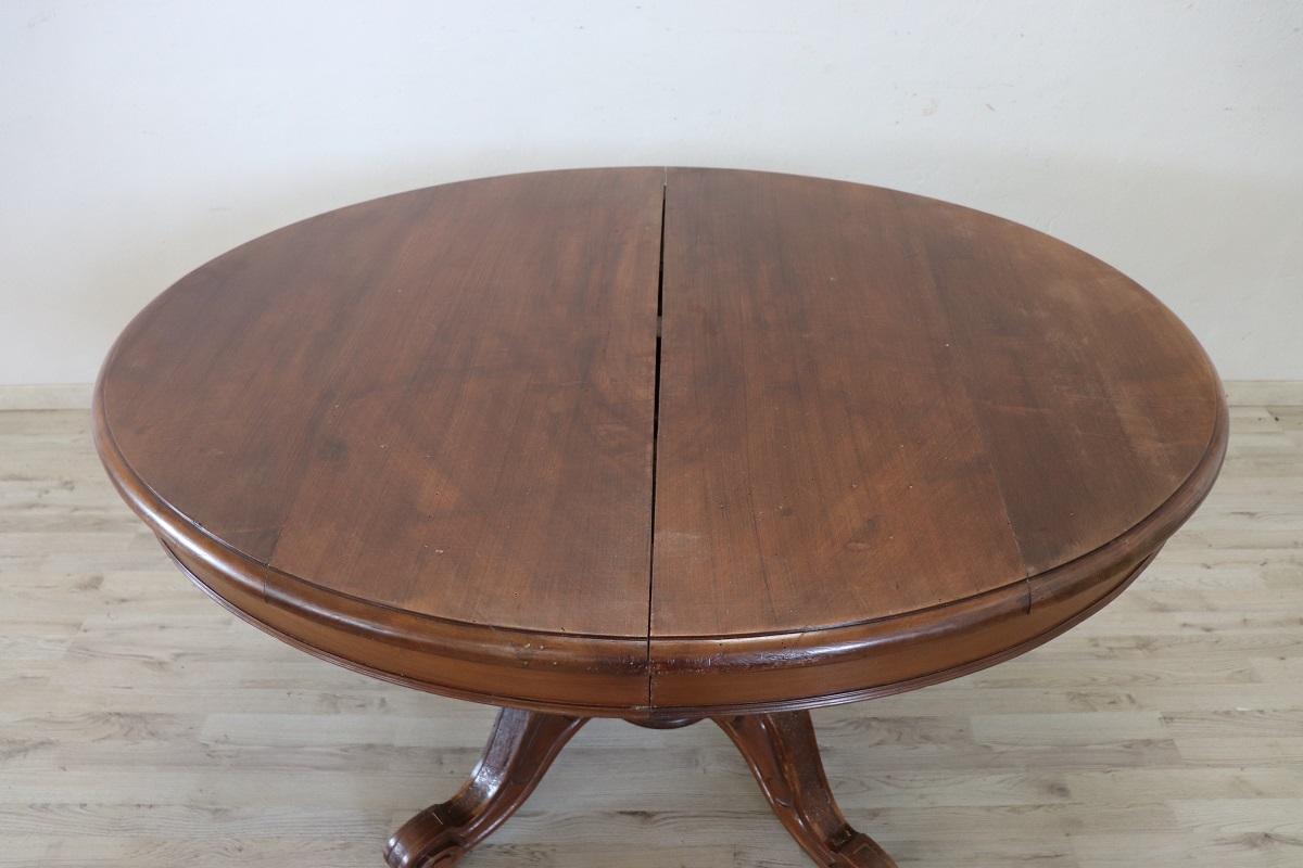 19th Century Italian Louis Philippe Solid Walnut Oval Extendable Dining Table 7