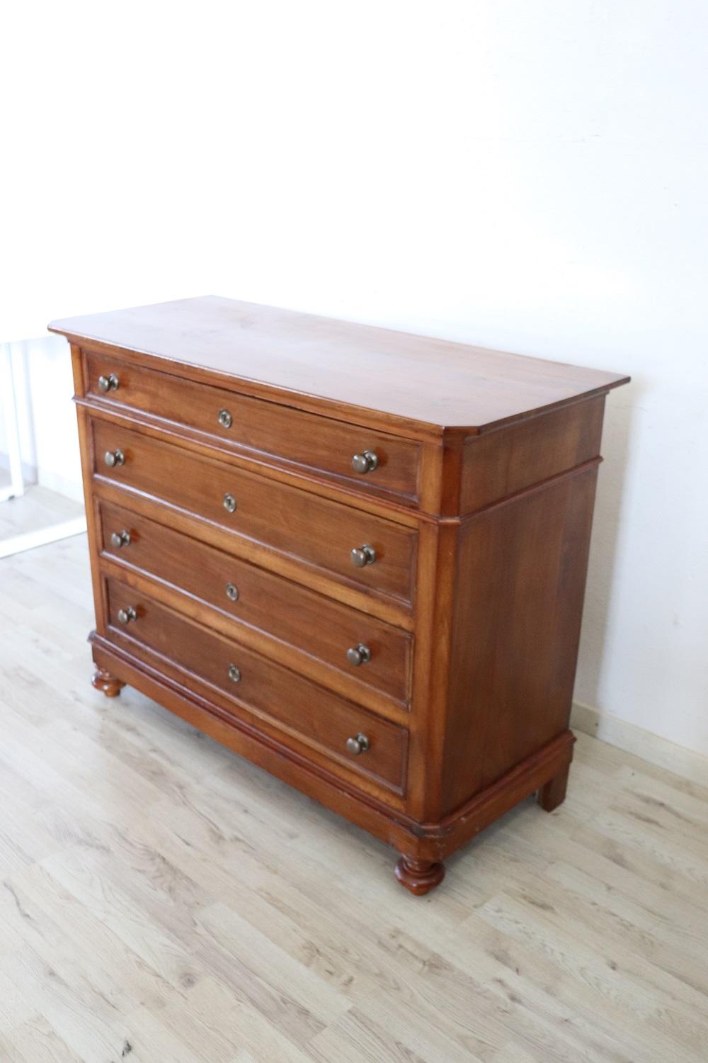 19th Century Italian Louis Philippe Walnut Antique Chest of Drawers or Dresser In Good Condition In Casale Monferrato, IT