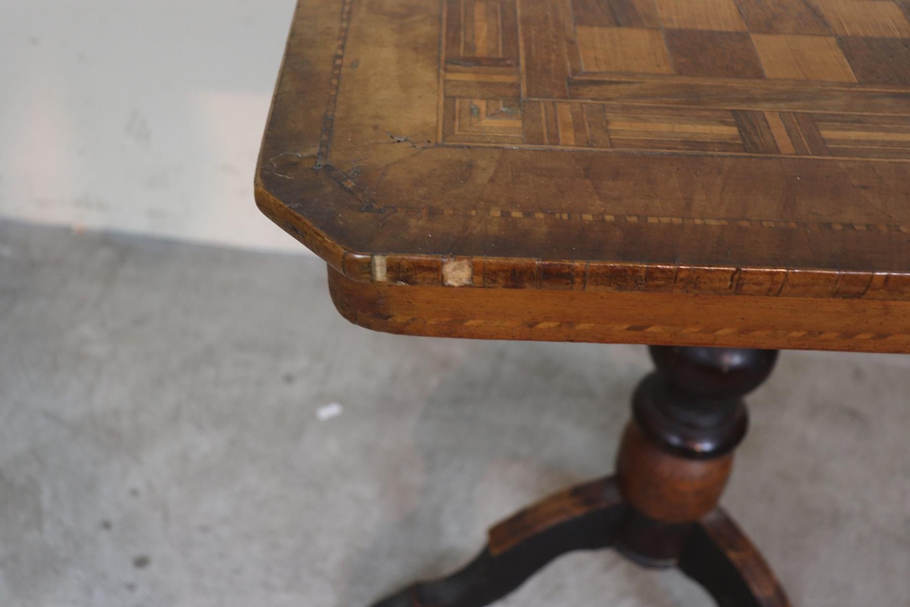 19th Century Italian Louis Philippe Walnut Inlay Chess Table or Side Table 3